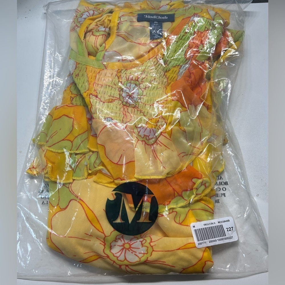 NWT MODCLOTH That Tropical 'Frilling' Mesh Mini Dress
Size M - Picture 5 of 7